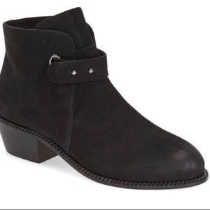 Cynthia Vincent Humor booties